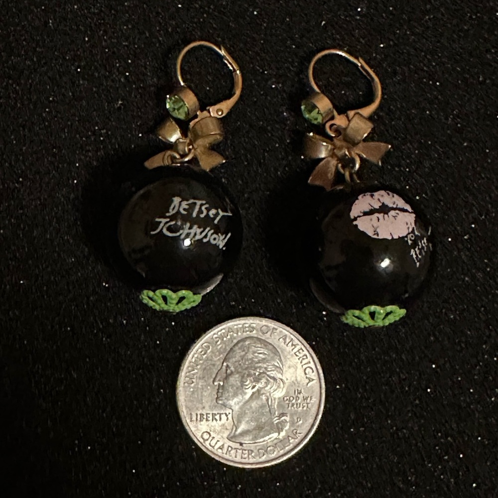 BETSEY JOHNSON “BOWS 'N BALL” EARRINGS BLACK AND PINK W/ LOGO & LIPS